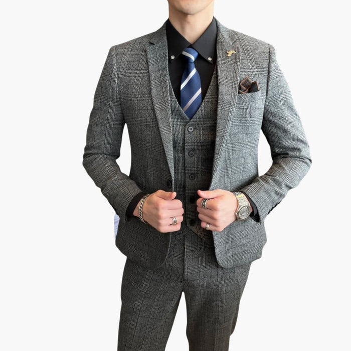 Completo da uomo a tre pezzi con giacca e gilet