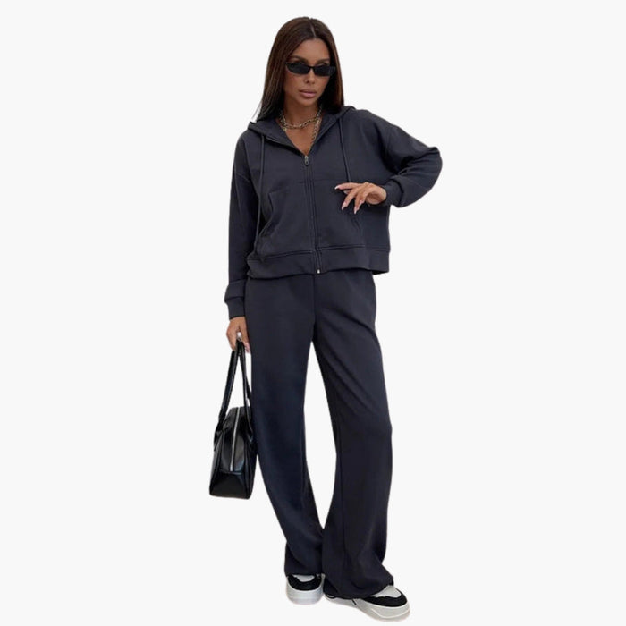 Completo sportivo da donna con giacca con cappuccio