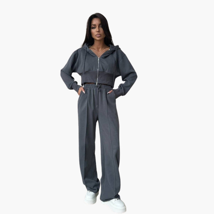 Completo da donna con felpa corta con cappuccio