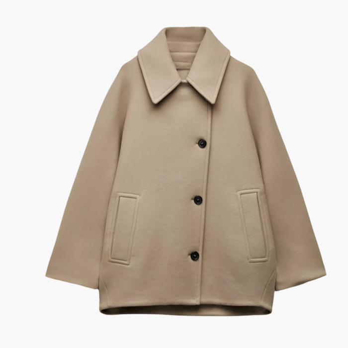 Chaqueta de mujer con botones y cuello ancho