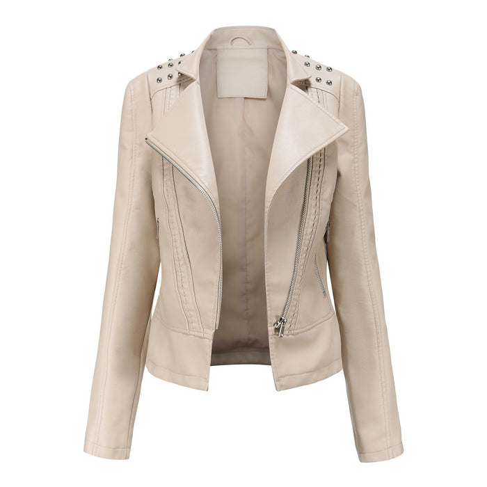 Giacca biker da donna con chiusura asimmetrica e borchie sulle spalle