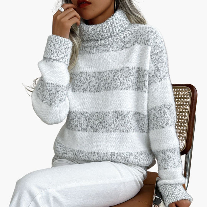 Stribet pullover med rullekrave og lange ærmer til kvinder