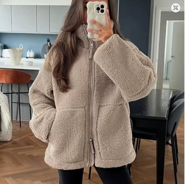 Dame Oversized Fleecejakke med Ståkrave og Lynlås