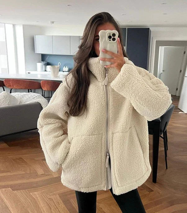 Oversized fleecejakke for kvinner med ståkrage og glidelås