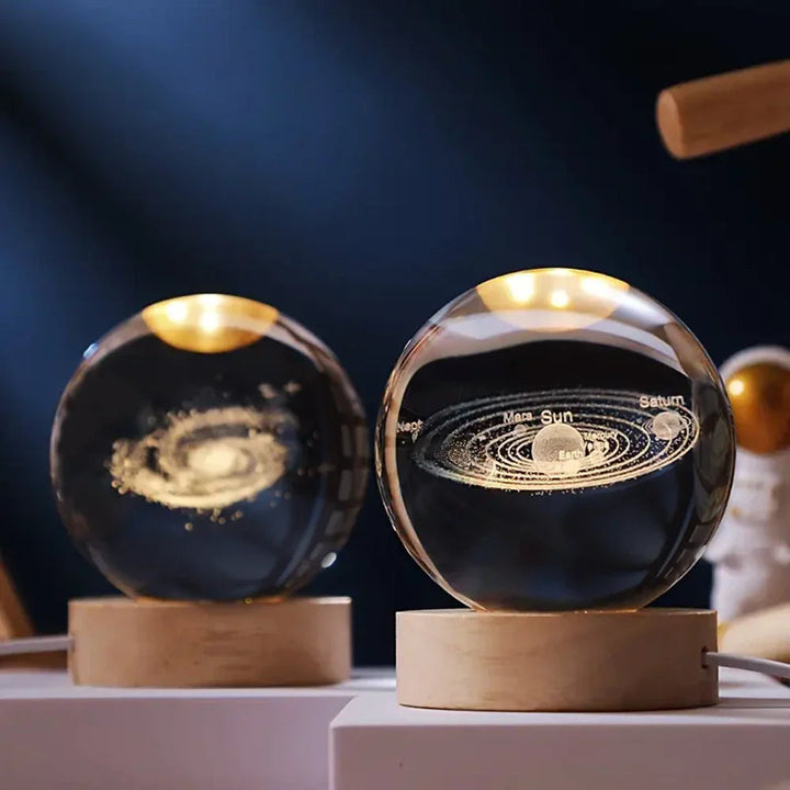 Dekorativ Lampe med 3D-gravert Krystallkule