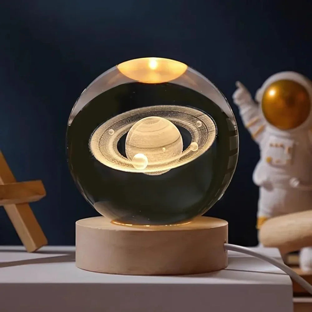 Dekorativ Lampe med 3D-gravert Krystallkule