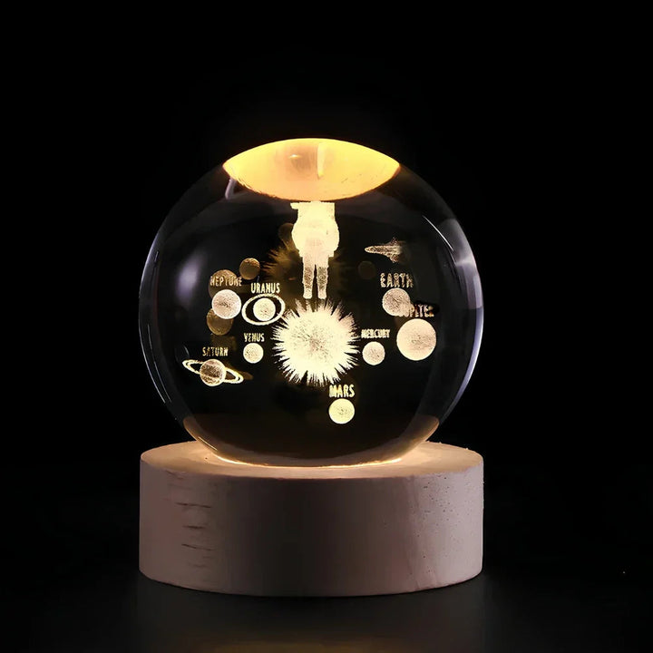 Dekorativ Lampe med 3D-gravert Krystallkule