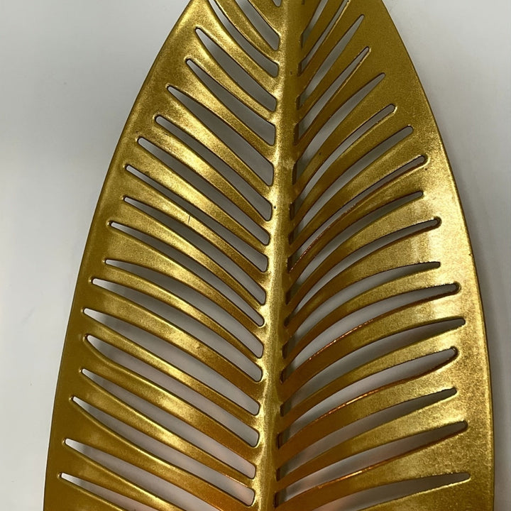 Elegant Vegglampe med Bladdesign for Stilig Interiør