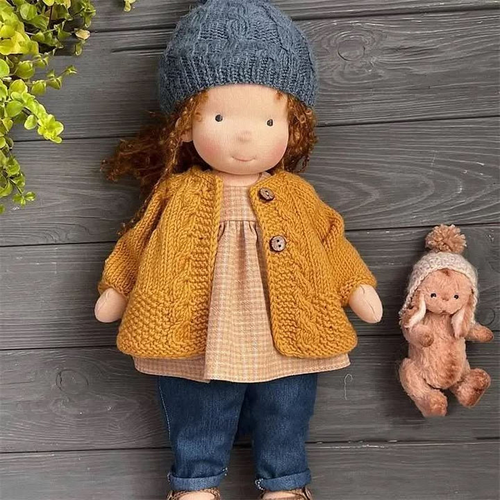 Håndlaget Waldorf-inspirert dukke for fantasifull lek – Inkludert tilbehør