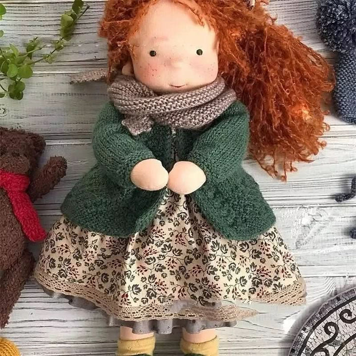 Håndlaget Waldorf-inspirert dukke for fantasifull lek – Inkludert tilbehør