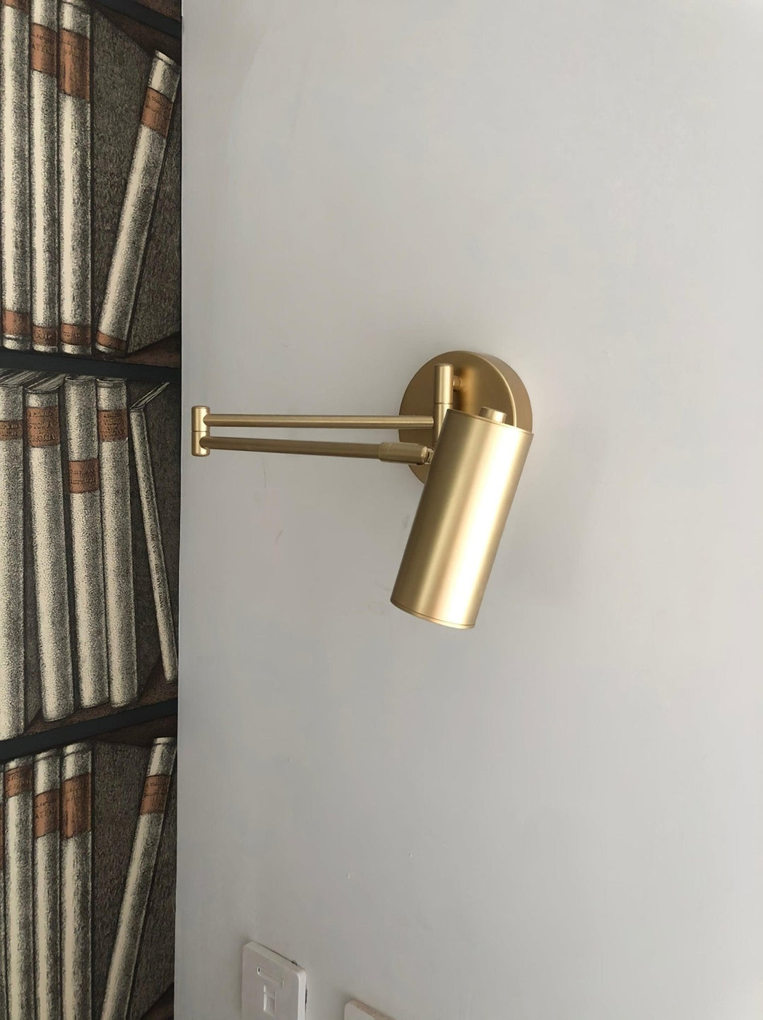 Svingarm Vegglampe | Justerbar LED Vegglampe i Metall