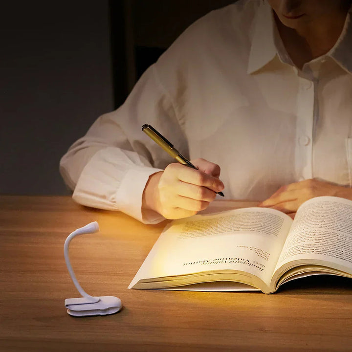 Universal Mini Klipsboklampe – Justerbar LED for Lesing