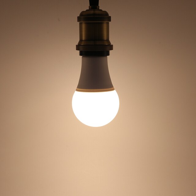 LED Nødlyspære for Trygghet i Hjemmet – Energieffektiv Belysning