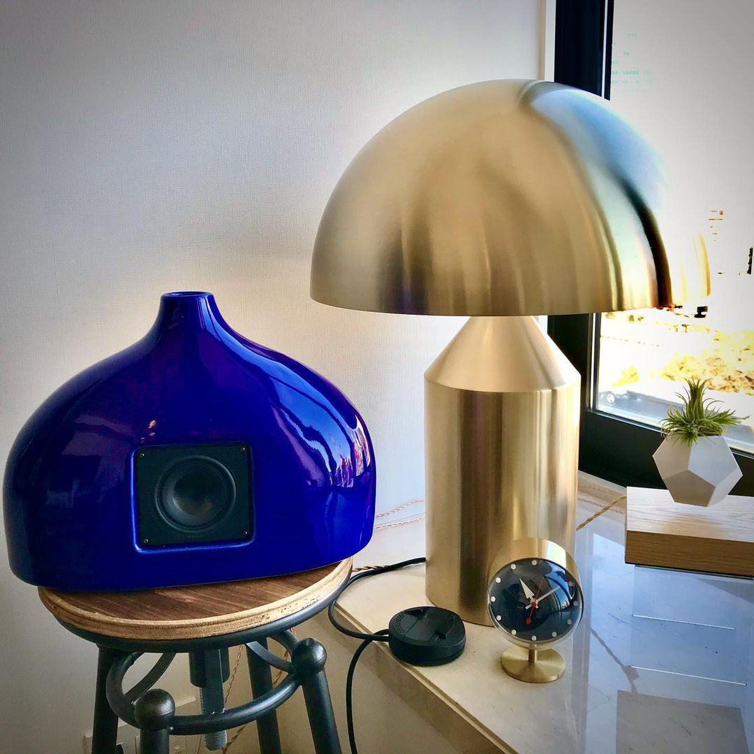 Moderne Bordlampe med Geometrisk Design for Unikt Interiør
