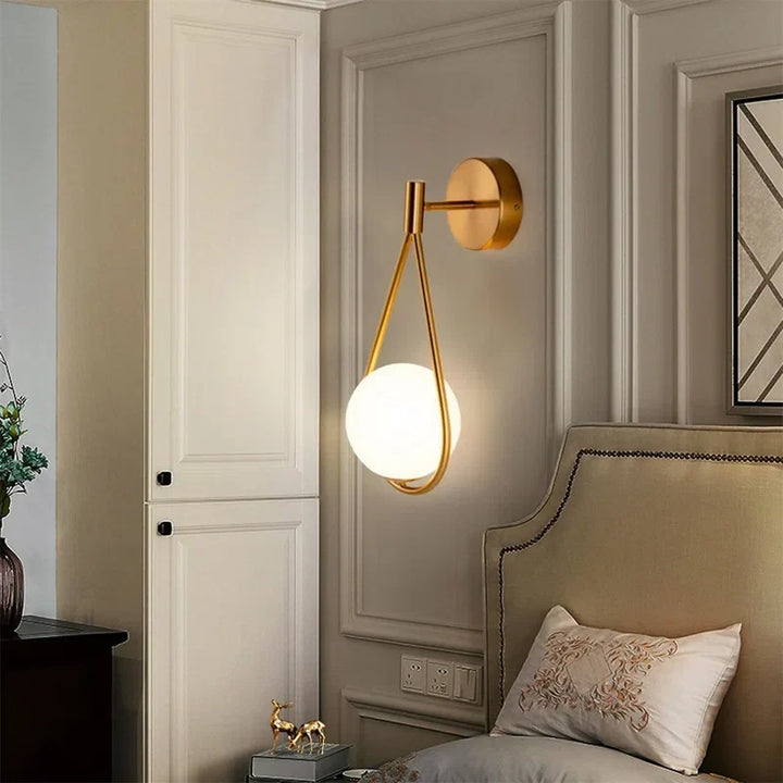 Elegant Nordisk Vegglampe – Skap Stemning i Hjemmet